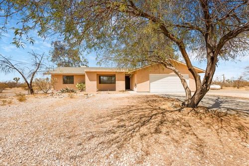 3858 Kreuer Rd, Phelan, CA, 92371-9799 | Card Image