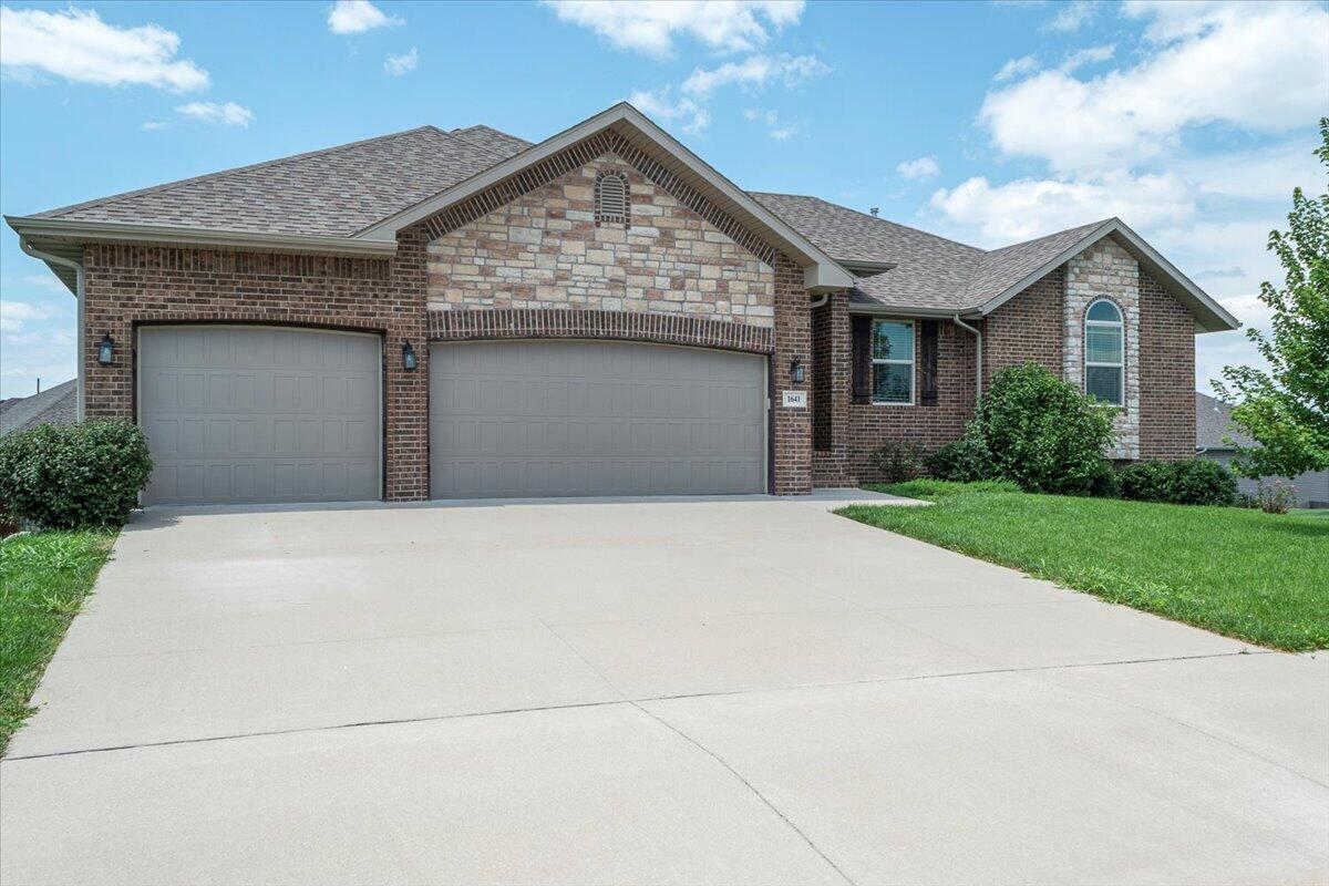 Pinnacle Ave, Nixa, MO 65714