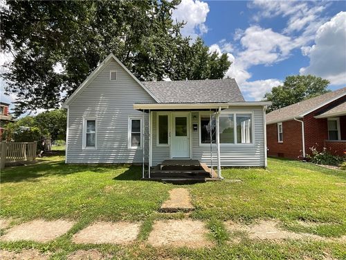 205 S 3rd St, Altamont, IL, 62411-1105 | Card Image