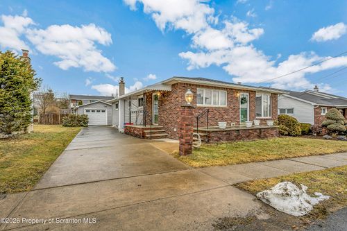 906 Sampson Street, Taylor, PA, 18517 | Card Image