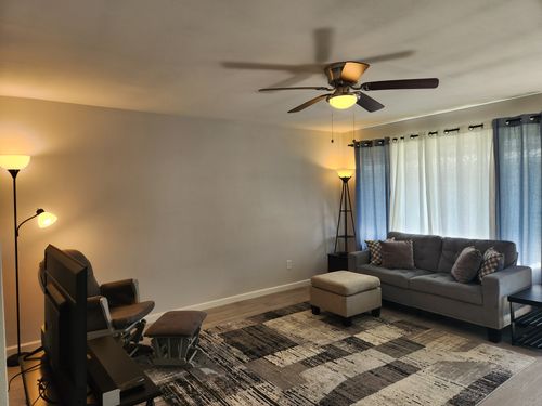 233-485 Waianuenue Ave, Hilo, HI, 96720-2527 | Card Image