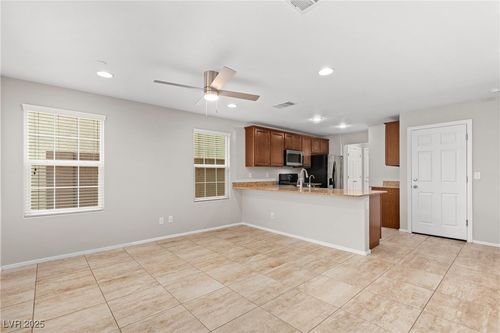 675 Swift Eagle Ave, Henderson, NV, 89015-5687 | Card Image