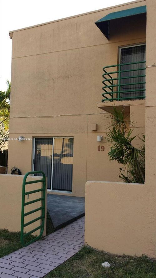 19-11960 Sw 18th Ter, Miami, FL, 33175-8755 | Card Image
