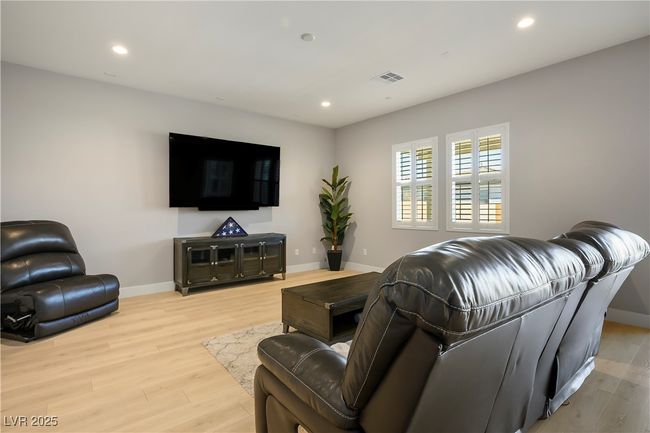 18x18 Great Room | Image 9