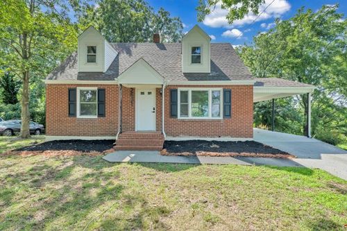 2631 Idlewild Blvd Ne, Roanoke, VA, 24012-6633 | Card Image