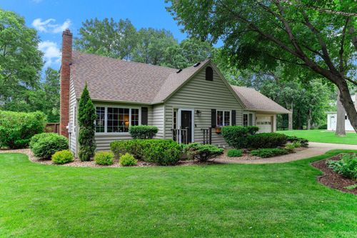 2657 Valley View Ln, New Brighton, MN, 55112-4454 | Card Image
