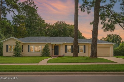 827 Colonial Dr, Wilmington, NC, 28403-2403 | Card Image