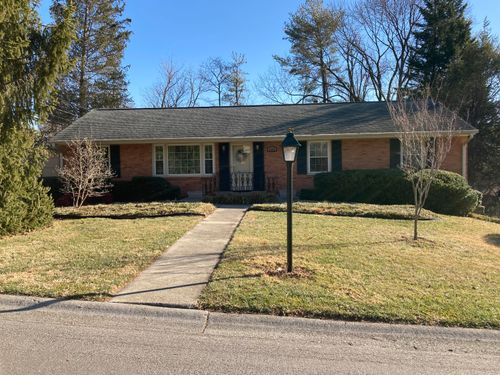 3302 Kenwick Trl, Roanoke, VA, 24018-4907 | Card Image