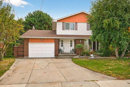 36 Blanche Crt, Hamilton, ON, L8K5P3 | Card Image