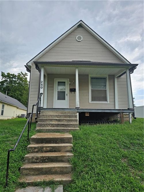240 W 11th St, Horton, KS, 66439-1634 | Card Image