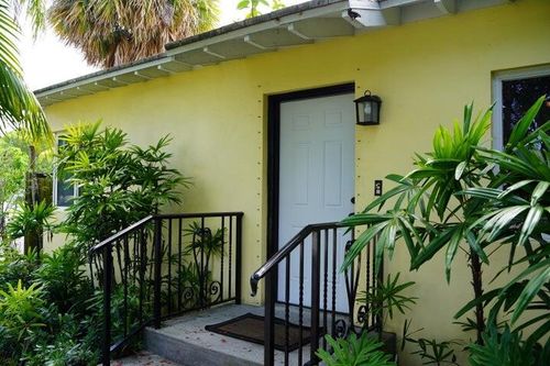 5215 N Flagler Dr, West Palm Beach, FL, 33407-2705 | Card Image