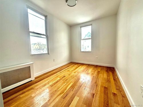 6734 52nd Ave, Maspeth, NY, 11378-1404 | Card Image