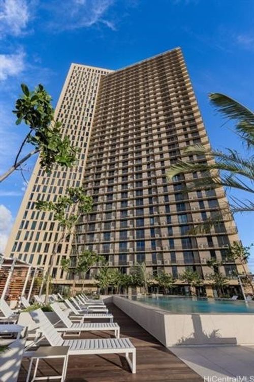 apt-1503-987 Queen St, Honolulu, HI, 96814-5279 | Card Image