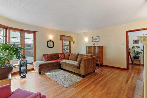 1253 8a Avenue S, Lethbridge, AB, T1J1S4 | Card Image