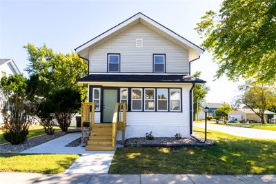 1914 W 2nd Street, Home with 3 bedrooms, 1 bathrooms and null parking in Perry IA | Image 1