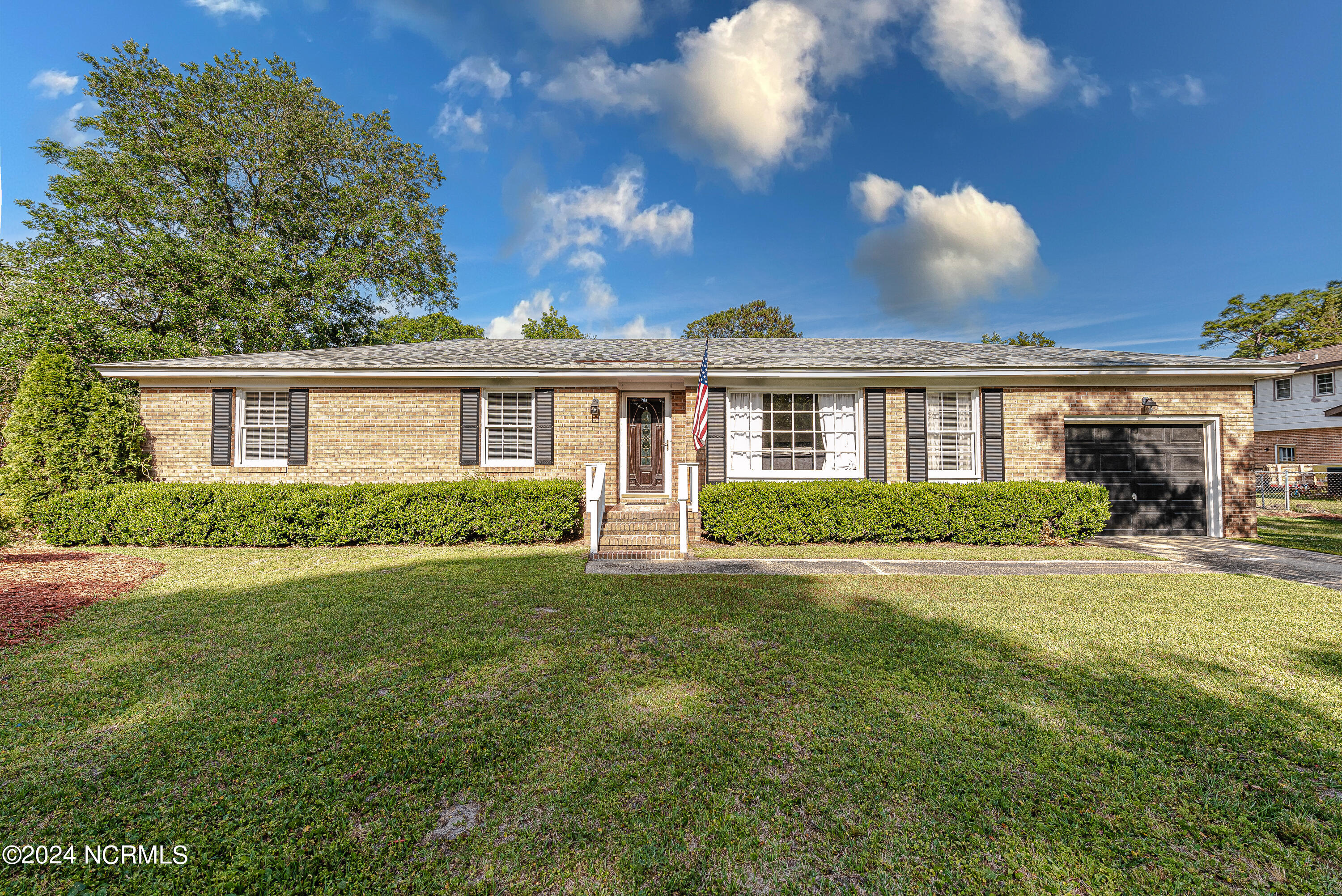 Chalmers Dr, Wilmington, NC 28409