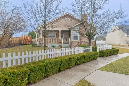 7401 Ballauer Pl, Huber Heights, OH, 45424-7207 | Card Image