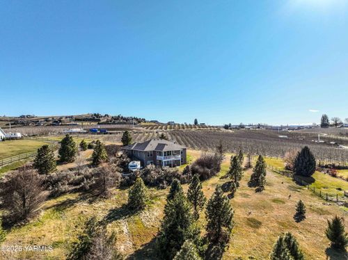 224 Heysman Rd, Selah, WA, 98942-9211 | Card Image