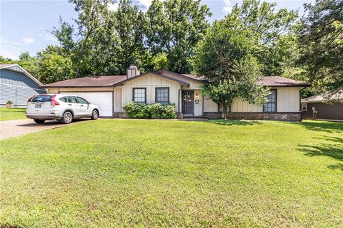 2209 E Golden Oaks Dr, Fayetteville, AR, 72703-3150 | Card Image