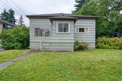 426 Seventh St, New Westminster, BC, V3M3L3 | Card Image