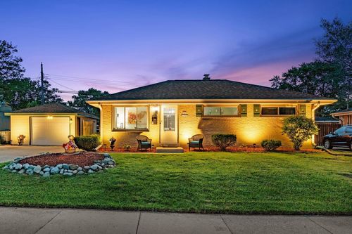 N89W15350 Cleveland Avenue, Menomonee Falls, WI, 53051 | Card Image