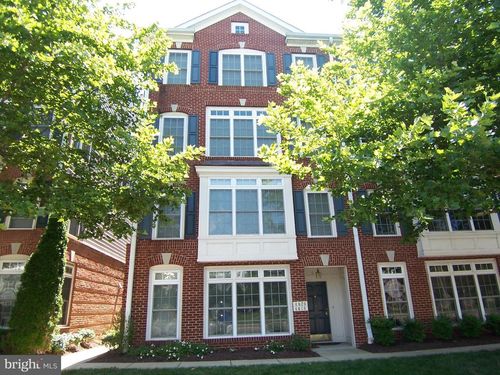 731-4618 Battenburg Ln, FAIRFAX, VA, 22030-6266 | Card Image