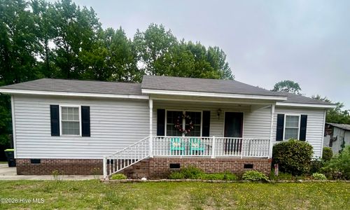 104 Chelsea Dr, Snow Hill, NC, 28580-9338 | Card Image