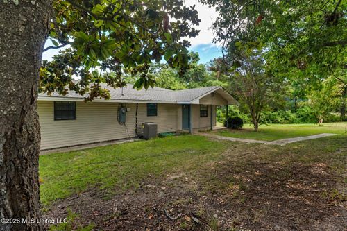 101 Saint Charles Ave, Long Beach, MS, 39560-6046 | Card Image