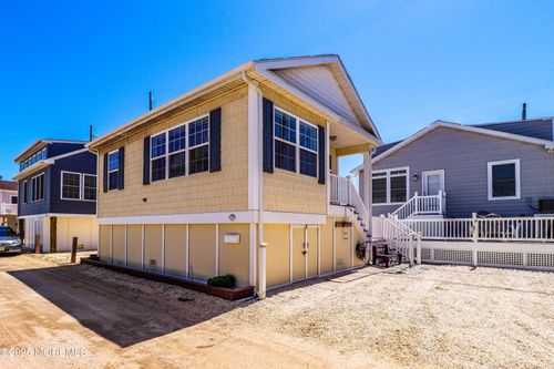 109 W Kingfisher Way, Lavallette, NJ, 08735-1225 | Card Image