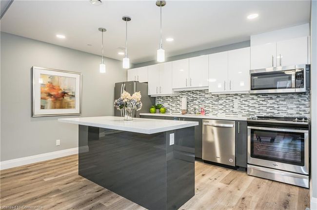 210 - 399 Queen St S, House attached with 1 bedrooms, 1 bathrooms and 1 parking in Kitchener ON | Image 32