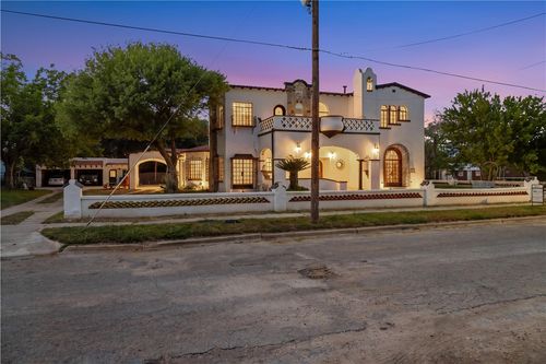 400 W Saint Charles Ave, San Diego, TX, 78384-2824 | Card Image