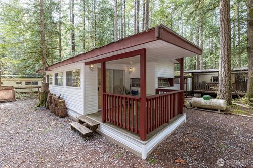 98 3 Sunset Cir, Deming, WA, 98244 | Card Image
