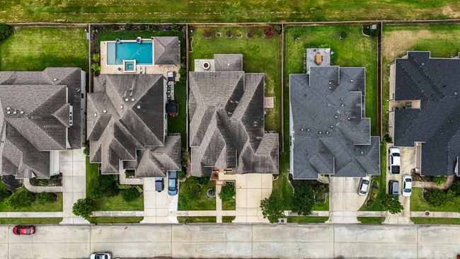 4038 Sabine Valley Trl, House other with 5 bedrooms, 5 bathrooms and 3 parking in Spring TX | Image 37