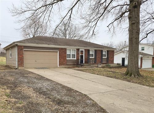 16824 E 31st St S, Independence, MO, 64055-2913 | Card Image