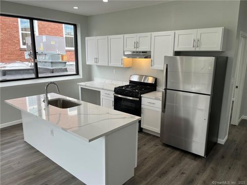 202-893 Main St, Manchester, CT, 06040-6008 | Card Image