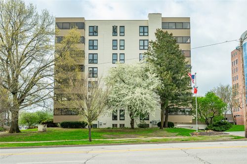 5j-3100 Grand Ave, Des Moines, IA, 50312-4119 | Card Image