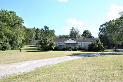 1361 E Commerce St, Lewisburg, TN, 37091-3545 | Card Image