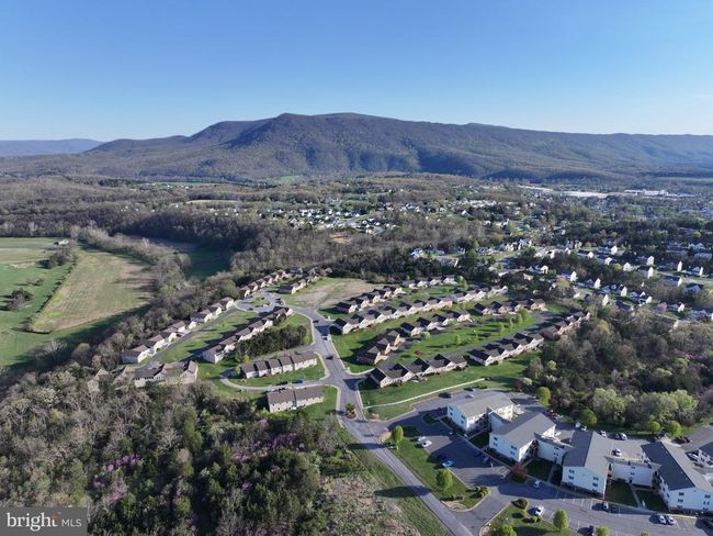 65 Hailey Ln, Home with 2 bedrooms, 2 bathrooms and null parking in STRASBURG VA | Image 17