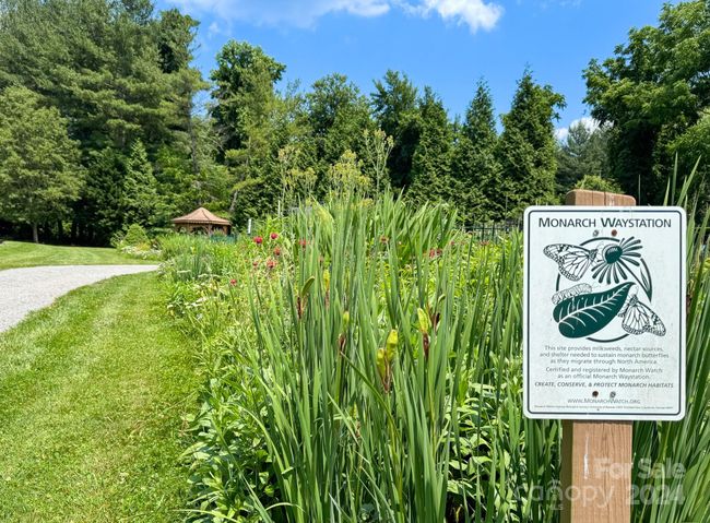 460 Crowfields Dr, Condo with 3 bedrooms, 3 bathrooms and null parking in Asheville NC | Image 23