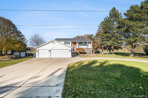 5212 W Farrand Rd, Clio, MI, 48420-8251 | Card Image