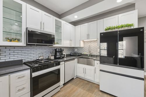 1-231 E 59th St, Chicago, IL, 60637-1314 | Card Image