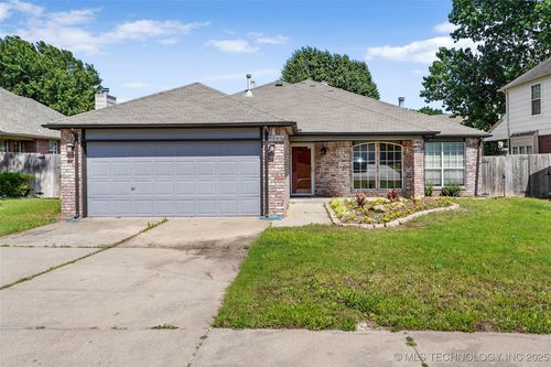 1309 Willow Ave, Broken Arrow, OK, 74012-9142 | Card Image