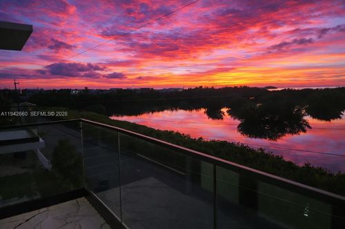 141 Grassy Rd, Key Largo, FL, 33037-3004 | Card Image