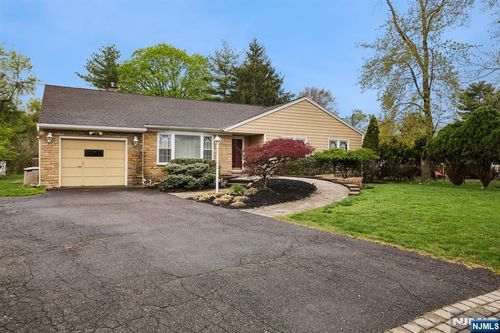 312 Lenox Ave, Pompton Lakes, NJ, 07442-1303 | Card Image