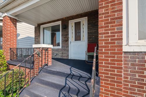 3435 Holbrook St, Hamtramck, MI, 48212-3590 | Card Image