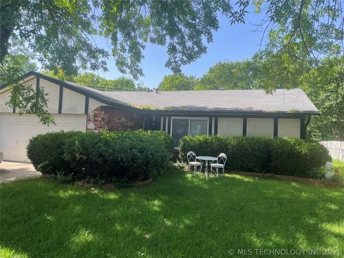 300 Vicksburg St, Broken Arrow, OK, 74011-3800 | Card Image