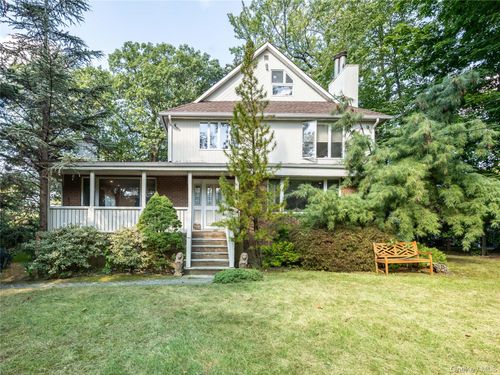 100 Station Rd, Great Neck, NY, 11023-1722 | Card Image