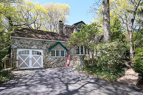 11 Craig Dr, Huntingtn Sta, NY, 11746-4704 | Card Image