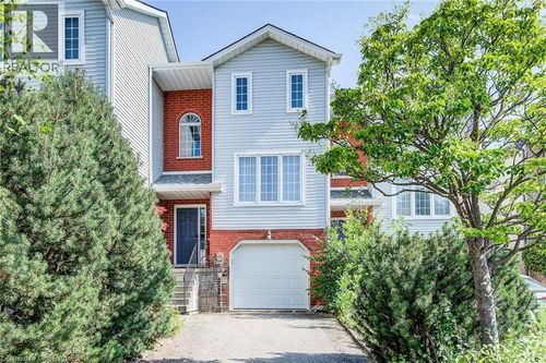 635 Grange Cres, Waterloo, ON, N2T2L9 | Card Image
