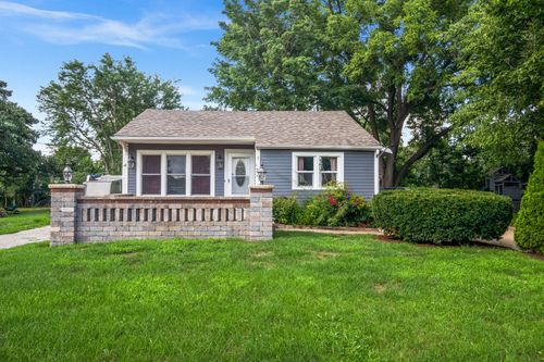 121 W Lester St, West Chicago, IL, 60185-3338 | Card Image